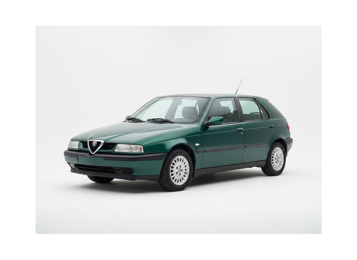 Alfa Romeo 145